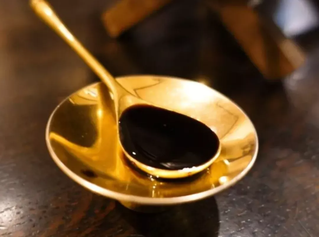 Unveiling Osaka’s 35-Year Aged Coffee: The Ultimate Slow Extraction Craftsmanship and the Dedication of Century-Old Artisan Mr. Tanaka