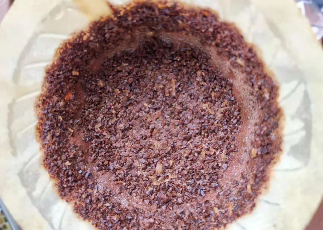 Hand Grinders vs. Electric Grinders: A Comparative Analysis of Flavor Differences Between Pour Over Coffee and Drip Bags