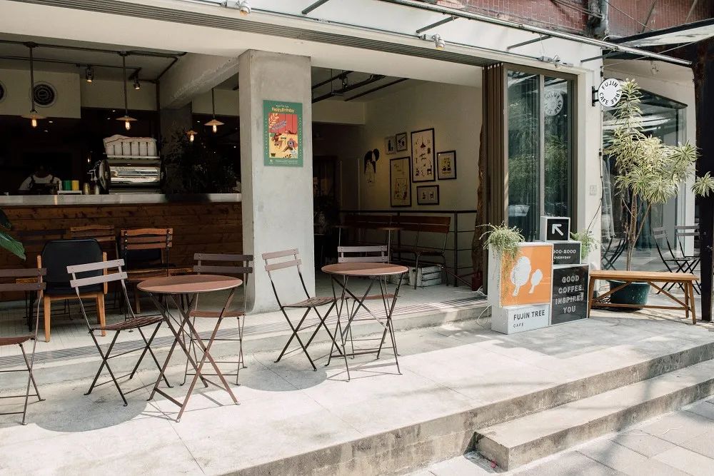 Coffee Shop Startup Guide: Key Strategies and Risk Management for Turning Losses into Profits