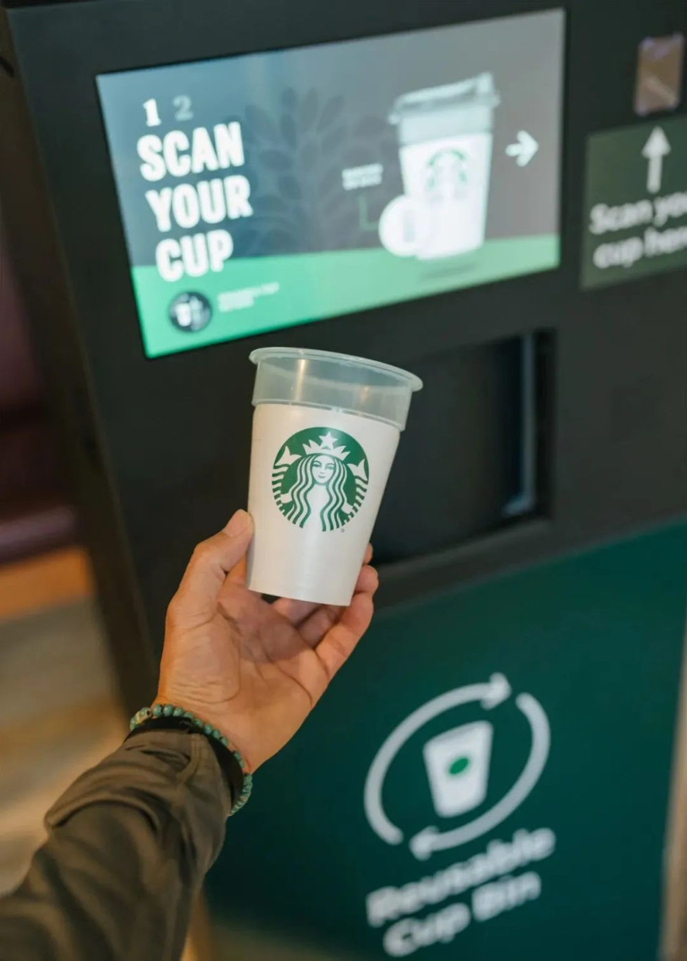 Starbucks Japan trials stainless steel cup rental service: return within 3 days + scan-to-borrow/return, a new eco-friendly initiative
