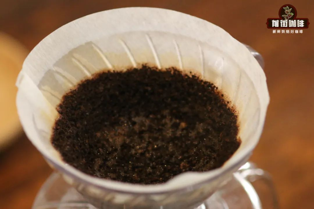 A Comprehensive Guide to Pour Over Coffee Pouring Techniques: Center vs. Circular Pouring — Extraction Efficiency & Flavor Differences