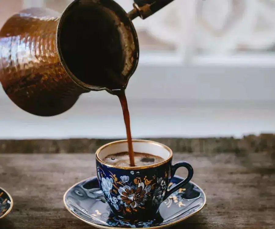 The Science of Adding Salt to Coffee: How Salt Enhances Pour Over Flavor and Reduces Bitterness