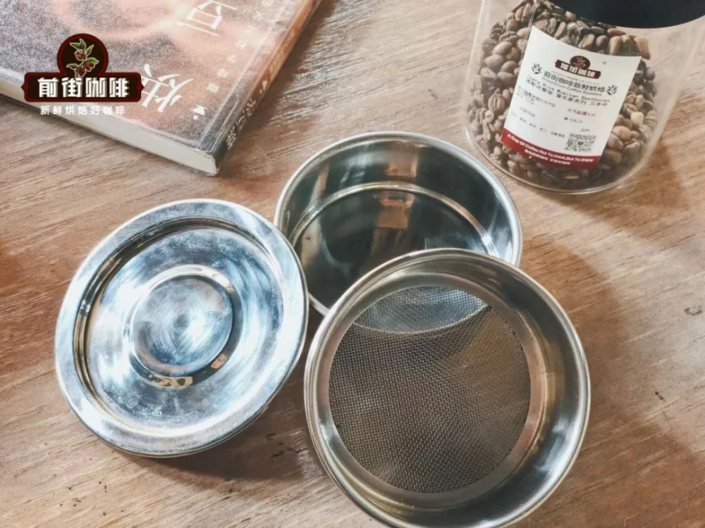 Essential Guide for Pour Over Beginners: A Complete Breakdown of Grind Size, Water Temperature, Coffee-to-Water Ratio, and Pouring Techniques