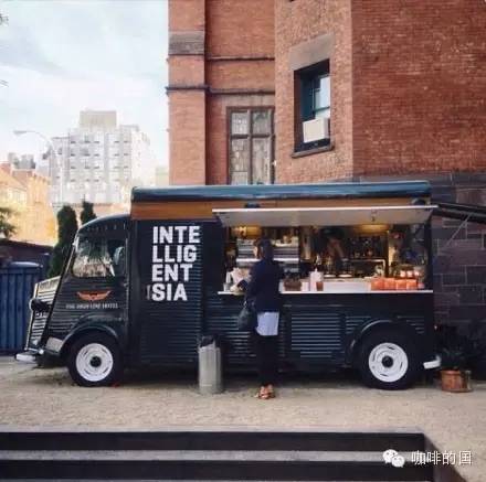 Complete Guide to Naming and Licensing Mobile Coffee Trucks: Key Insights for Legal Operations