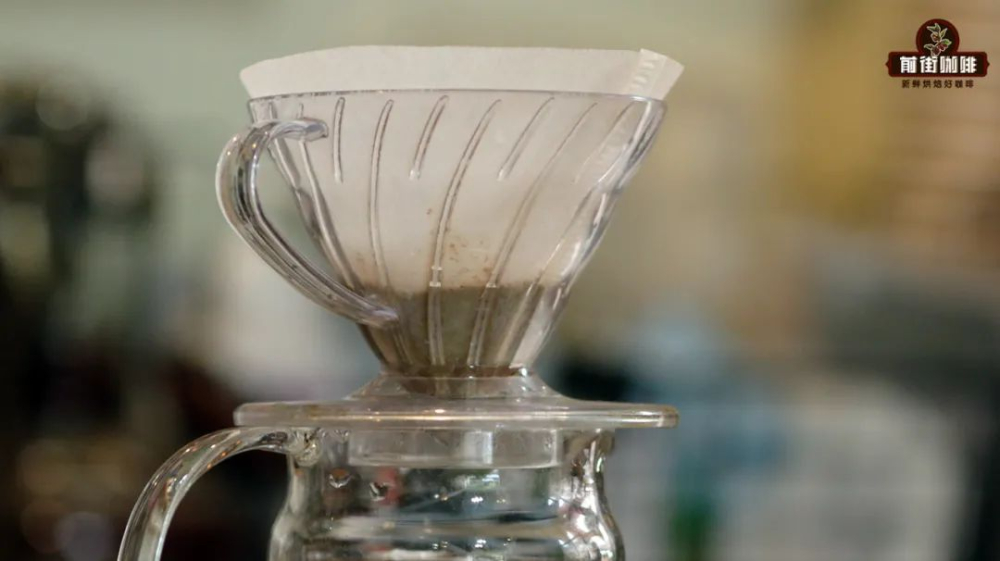 Pour Over Guide for Small Dose of 7g: Adjust Grind Size and Pouring Technique to Extract Rich Flavor