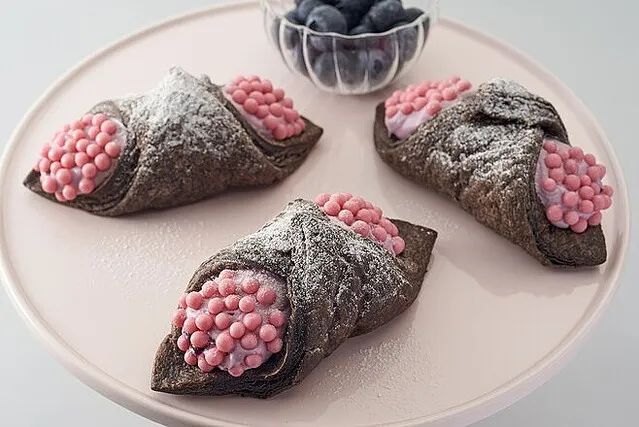 The new Starbucks Japan product sparks discussion with its design, as netizens exclaim it strikingly resembles apple snail eggs and the Ohmu from Nausicaä of the Valley of the Wind