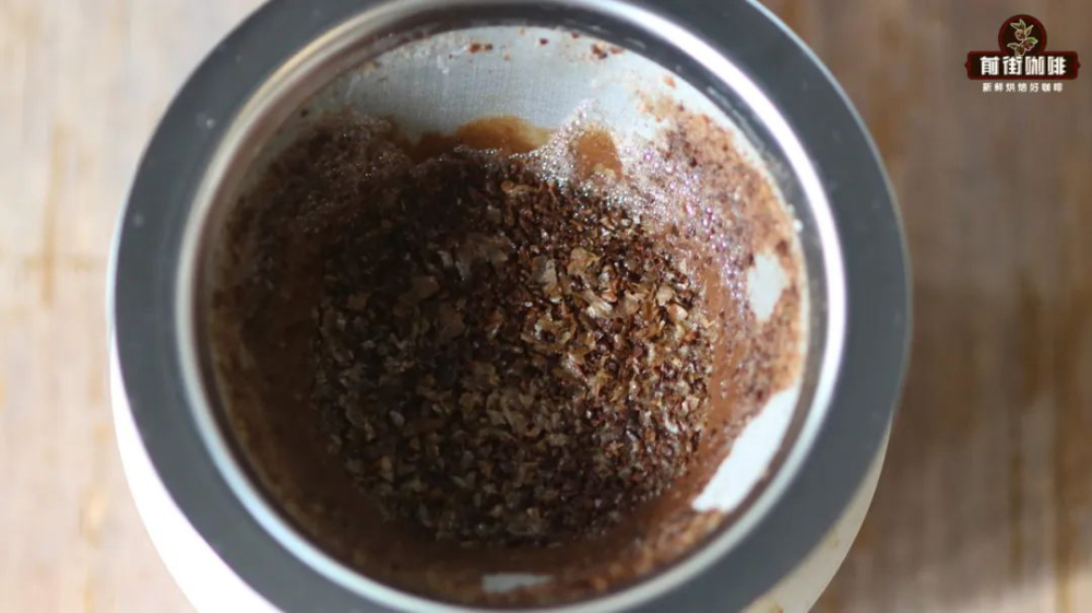 Is it possible to brew pour over coffee without filter paper? A practical test of flavor and extraction differences using a 400-mesh metal filter