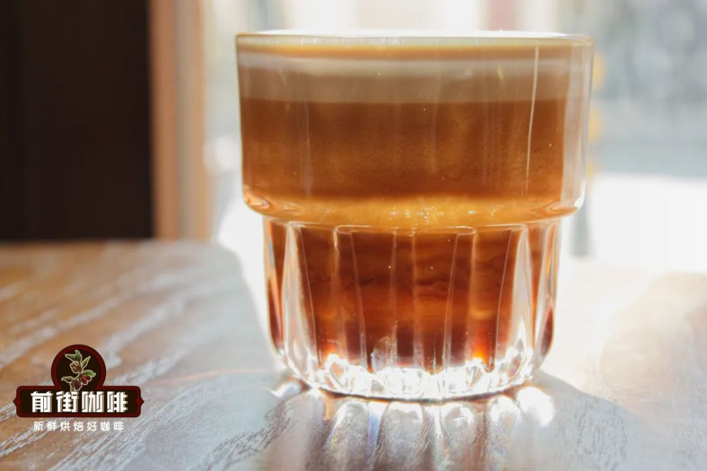 How to Make a Flowing Sand Iced Americano | A Complete Guide to Layering Principles and Foam Whipping Techniques