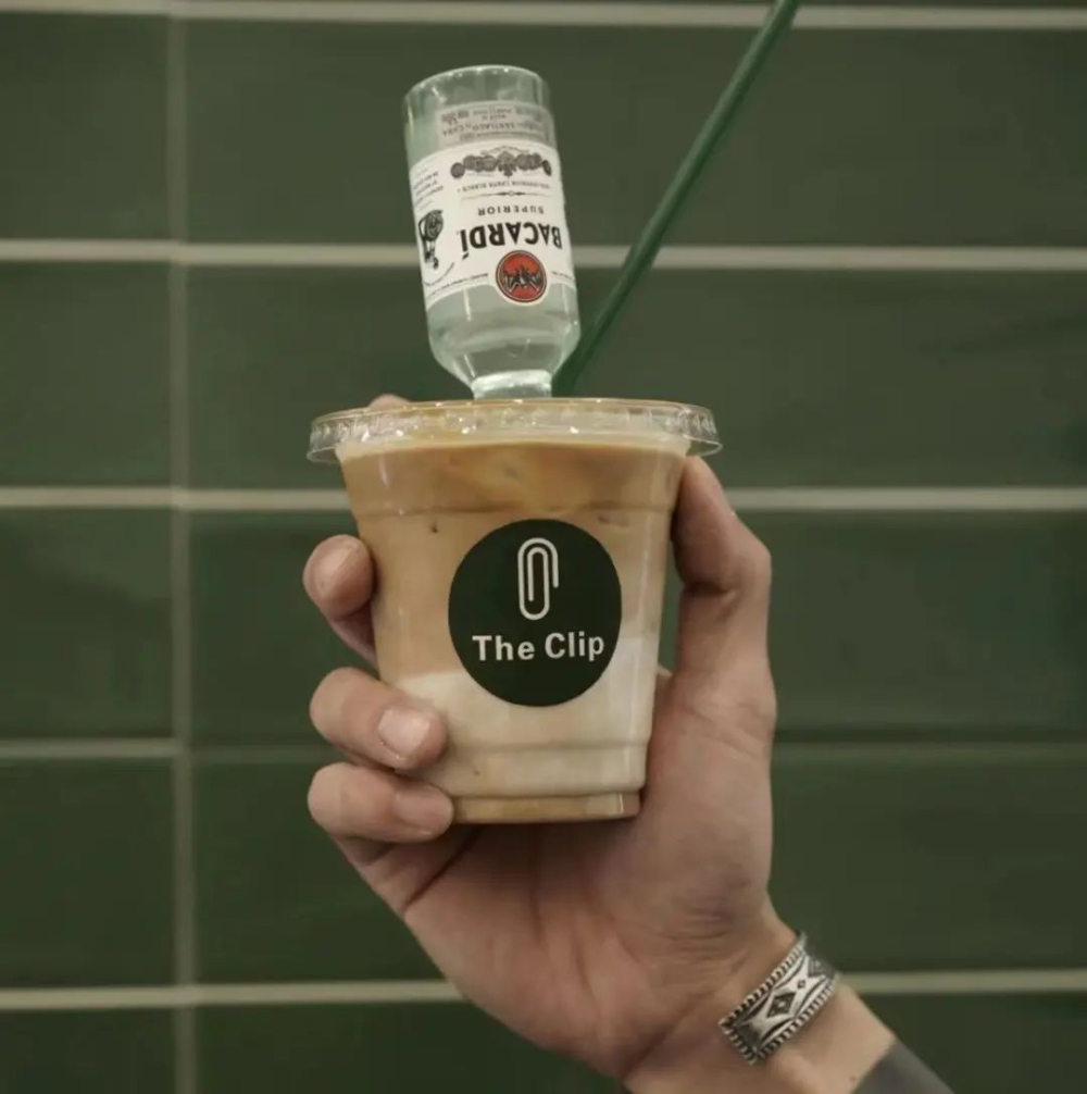 The rise of convenience store cocktail culture is here!7-11 is testing self-service cocktail stations—how did alcoholic coffee become the new favorite?