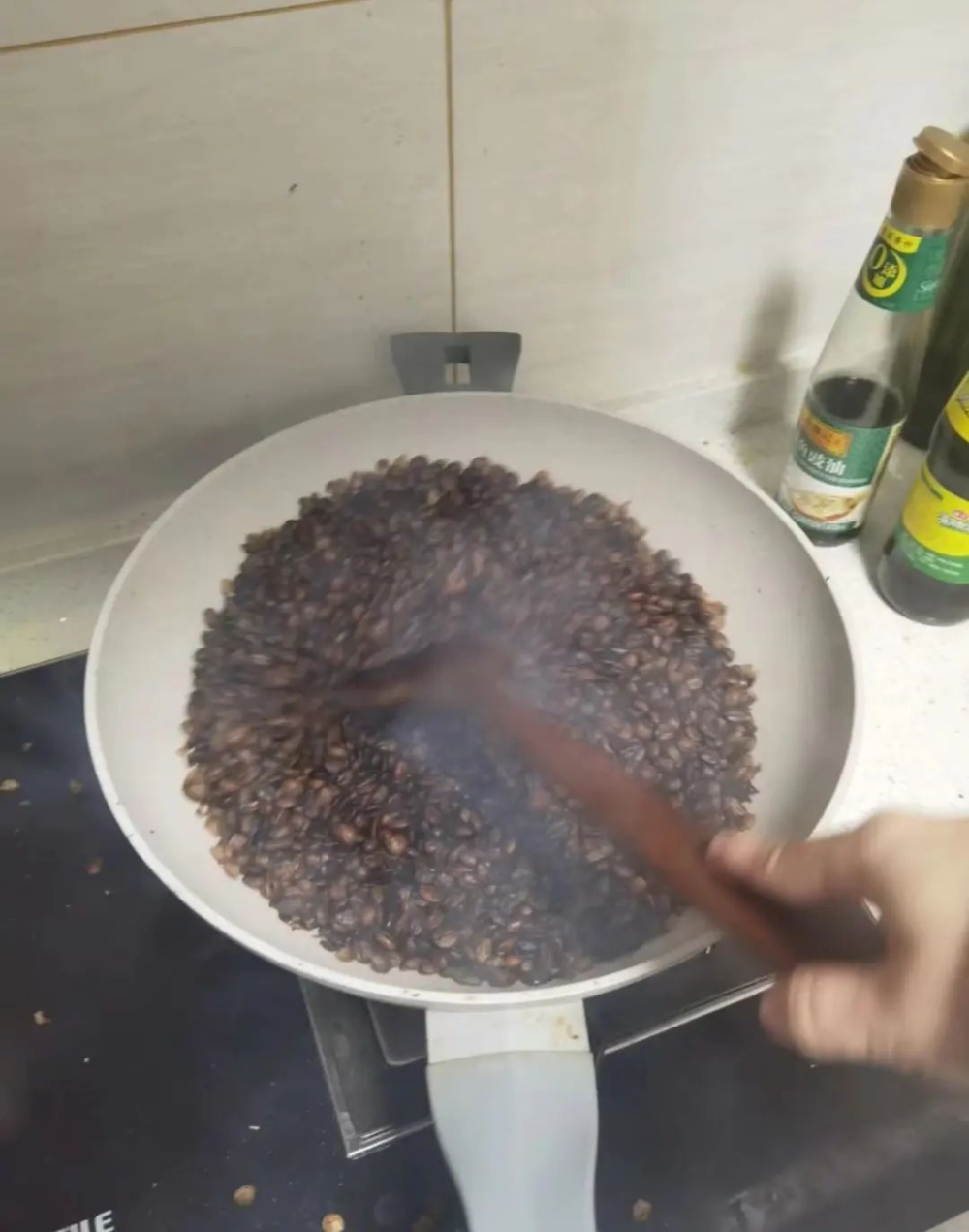 The Ultimate Guide to Home Roasting Coffee Beans: From Iron Pans to Frying Pans, Experimental Analysis and Flavor Experience
