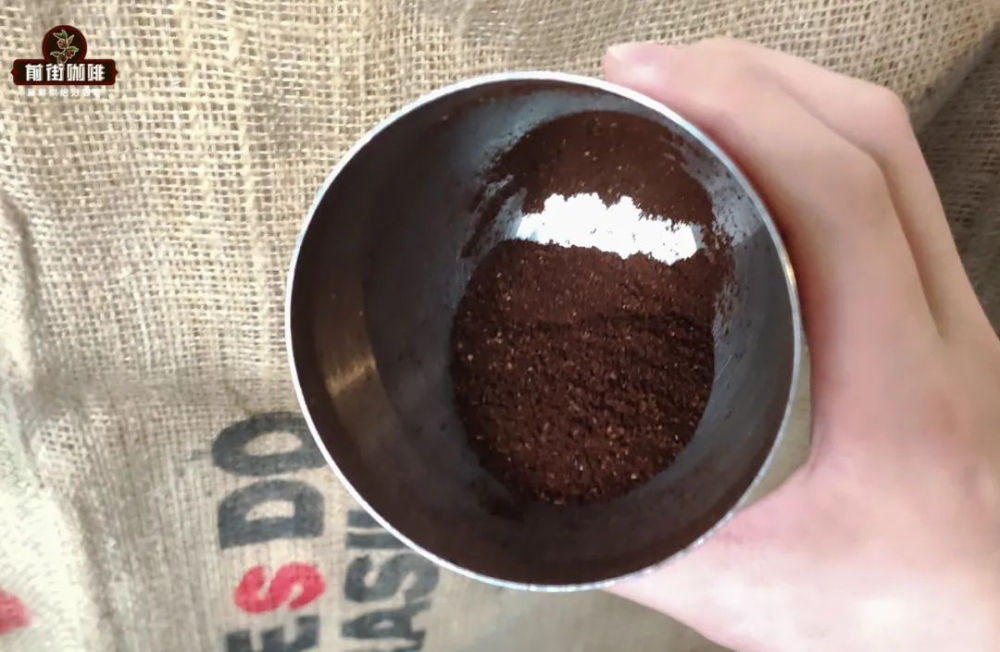 How to solve coffee grinder static and coffee grounds sticking? A complete guide to static electricity and dark roast oil issues