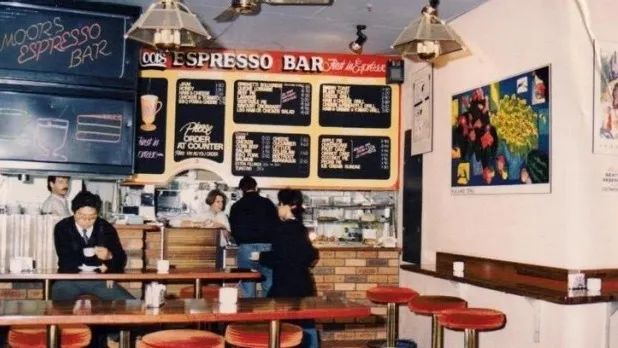 How to pronounce Starbucks Flat White? Its Australian origins, foam differences, and a guide to making it with pour-over grade blends