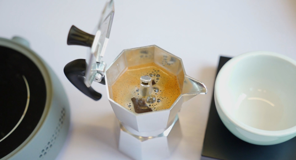 Moka Pot Grinding and Valve Selection Guide: Extraction Pressure, Bean Variety Pairing, and Practical Tips