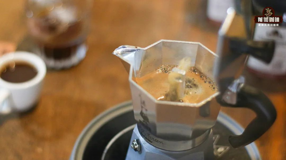 Moka Pot Beginner Tips | Why Not to Drink from a New Pot + Solutions for Splattering & Brewing Techniques