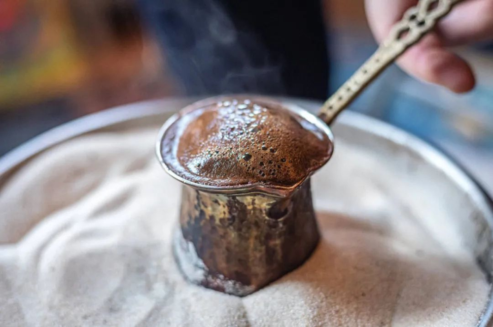 The truth behind the magical refill of Turkish coffee pots revealed! Divination accuracy and flavor extraction results are out