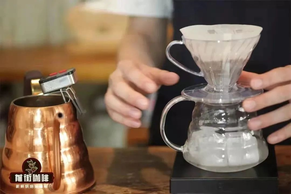 Complete Guide to Iced Pour Over Coffee: Mastering Flavor Secrets from Brew Ratio to Pouring Techniques