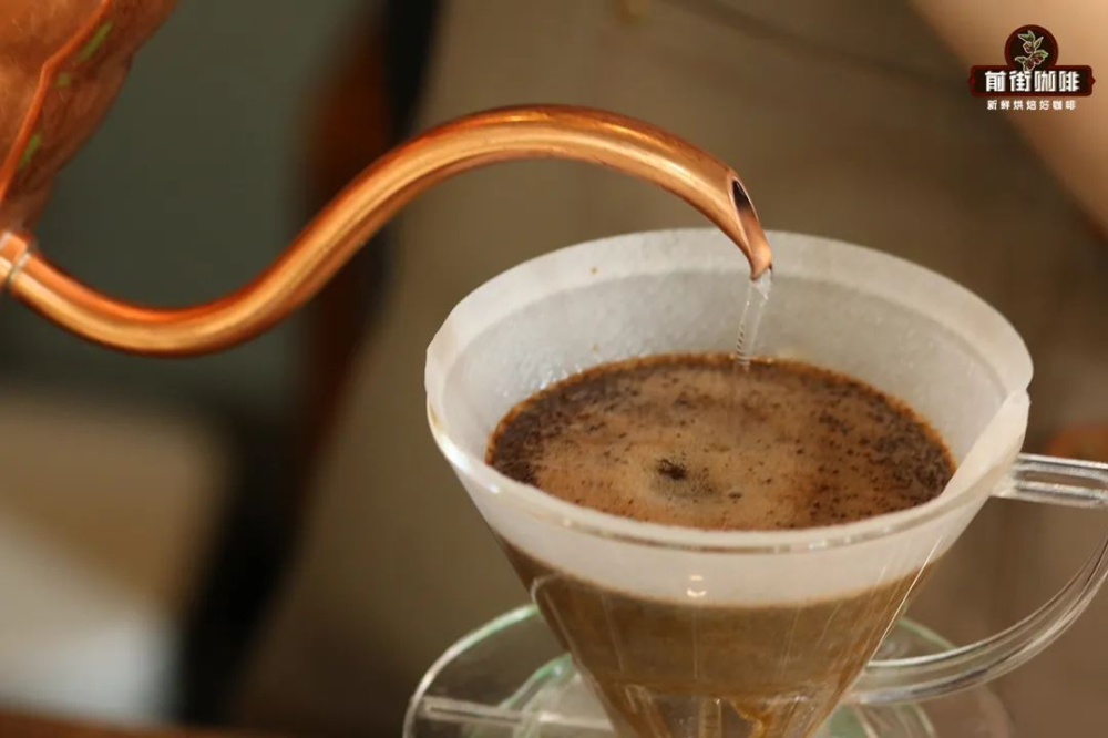 A Comprehensive Guide to the Six Major Pour Over Techniques: Mastering Flavors and Skills from One Blade Flow to Stirring Method