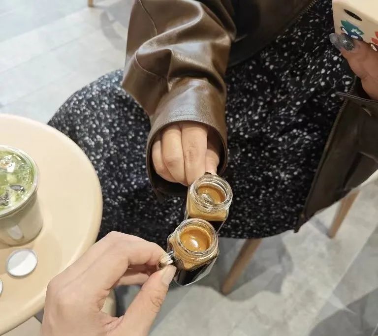 Manner hits 1,000 stores nationwide!Bring-your-own-cup creativity showcase: Coffee fun from old teapots to claypot soups
