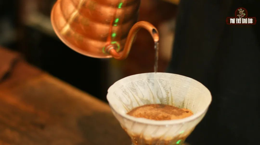 Tetsu Kasuya's Throw-Down Pour Over Tutorial: A Minimalist Brewing Method with High Concentration and Low Extraction