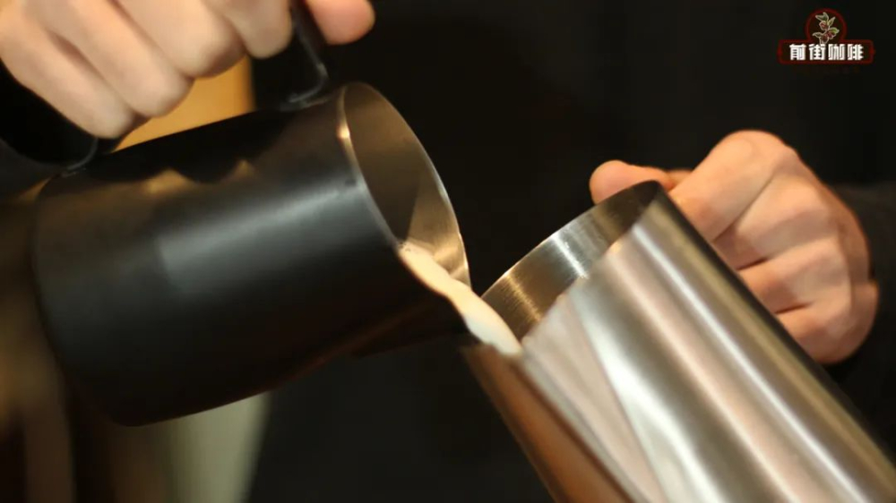 Can you pour delicate latte art even with weak steam? A comprehensive guide to improving milk foam texture with the pouring-back technique