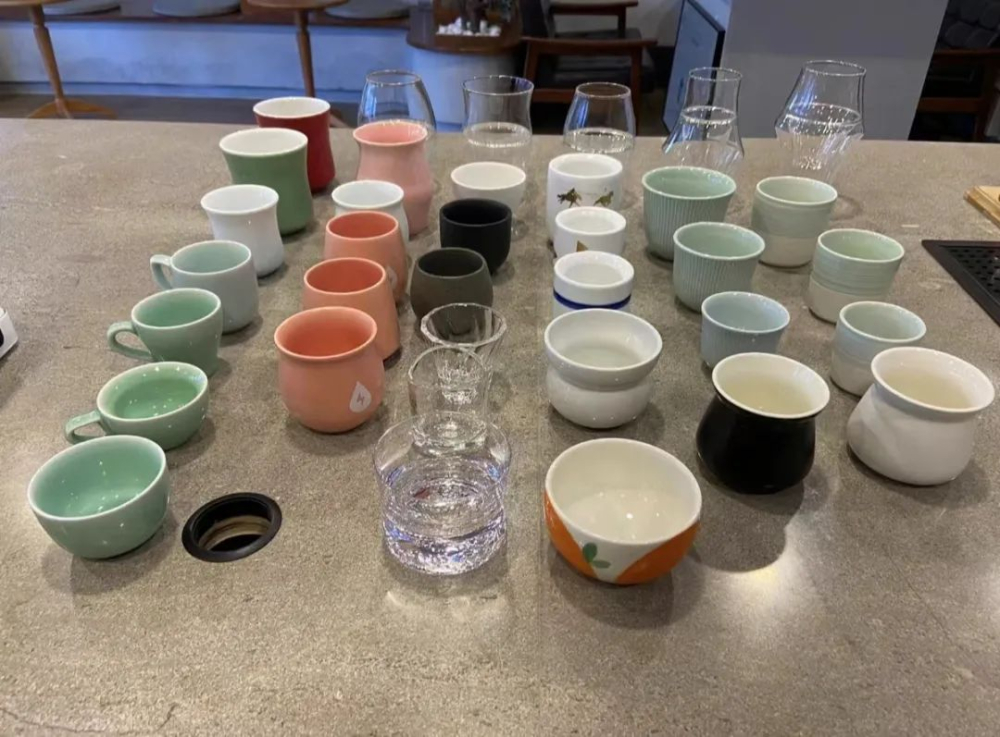 Analysis of Why Cafes Use Takeaway Cups: A Complete Guide to Customer Preferences and Business Strategies