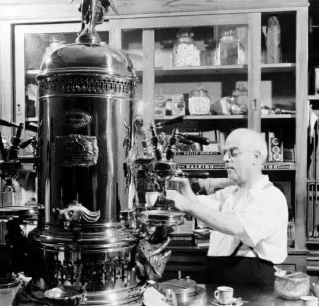 From History to Home Practice: A Complete Guide to the Evolution of Espresso Machines and Extraction Parameters