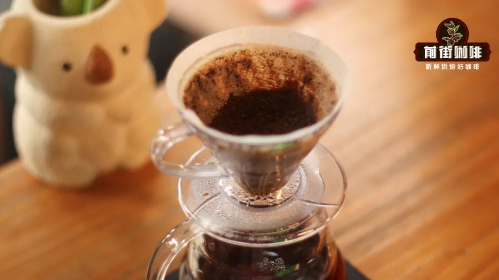 A Complete Guide to Pour Over Coffee Pouring Techniques: How Water Flow Rate Affects Flavor Layers?