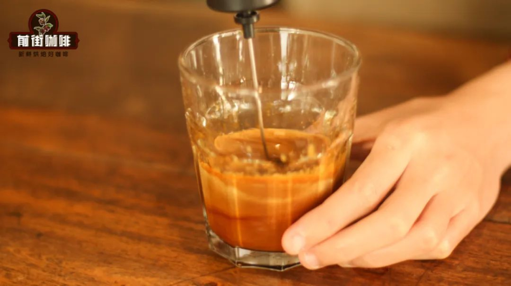 How to Make 400-Strokes Hand-Whipped Coffee? From Its Macau Origins to Its Popularity in Korea as a DIY Frothy Coffee
