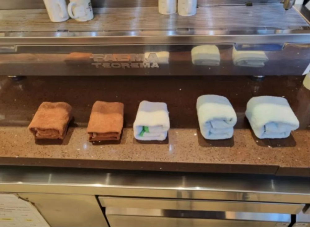 What do baristas do in their free time? A behind-the-scenes look at their daily routines from practicing latte art to cleaning equipment