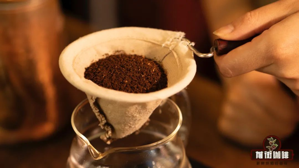 The Big Reveal: Key Differences Between French Press and Paper Filter Pour Over — From History to Flavor!