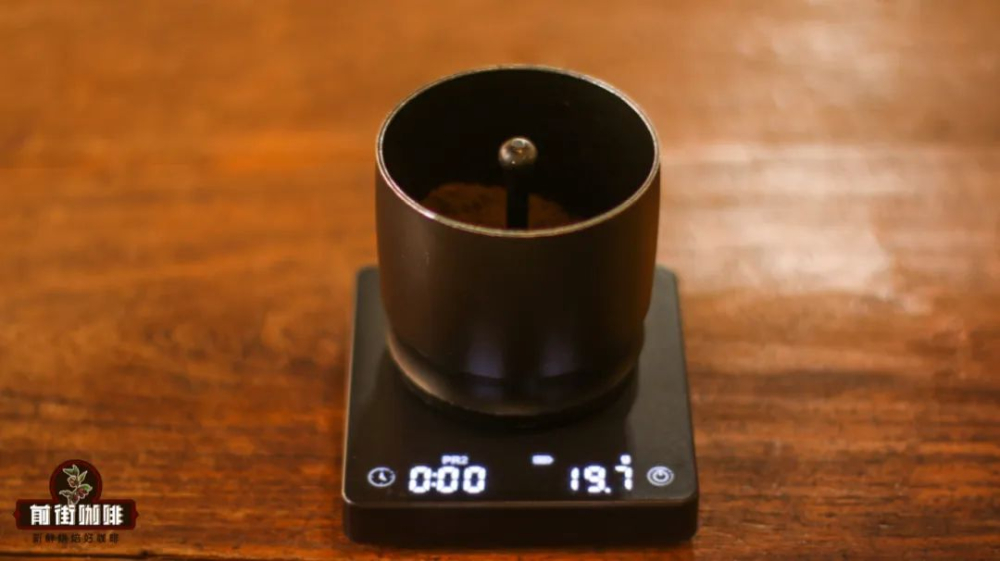 Pour Over Coffee Must-Read: Why Use a Scale with a Dosing Grinder? Analysis of Four Major Error Factors
