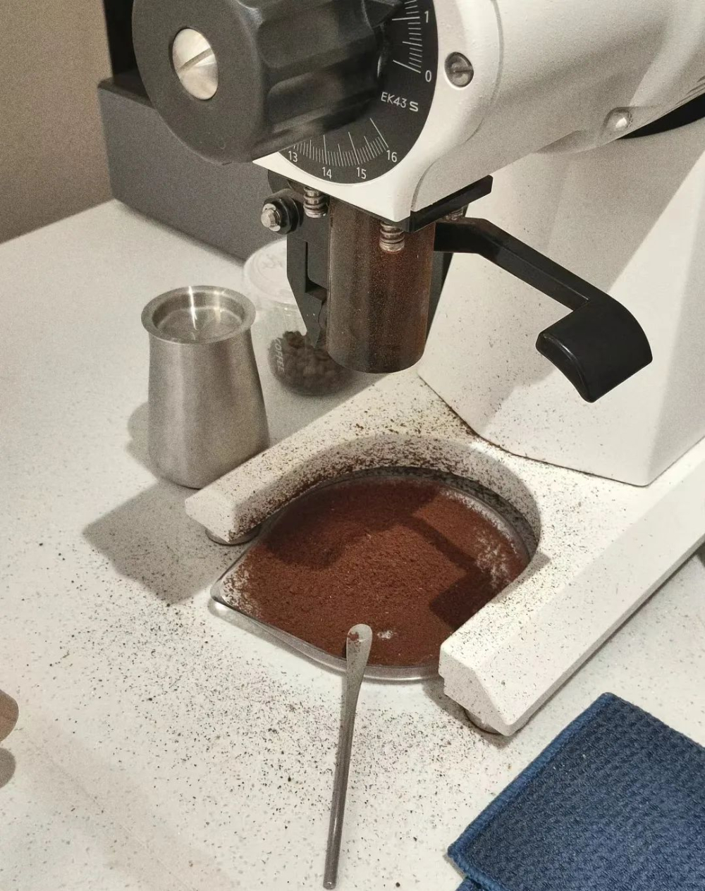 Barista’s Morning Meltdown: From Pour Over Mishaps to Roasting Mayhem