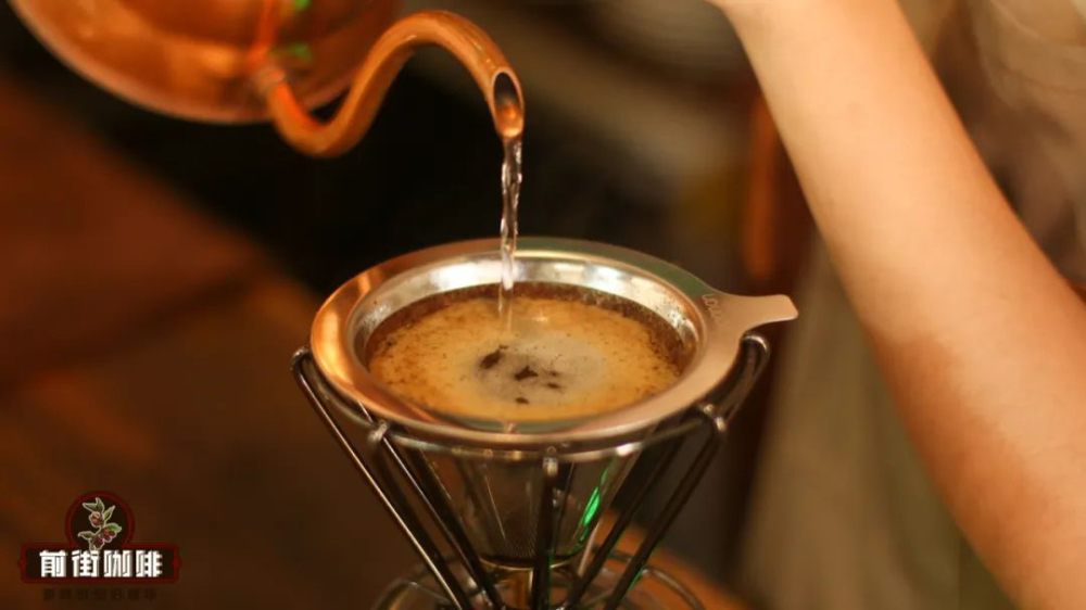 Pour Over Coffee Filter Guide: Metal vs. Paper – A Comprehensive Comparison of Flavor and Practicality