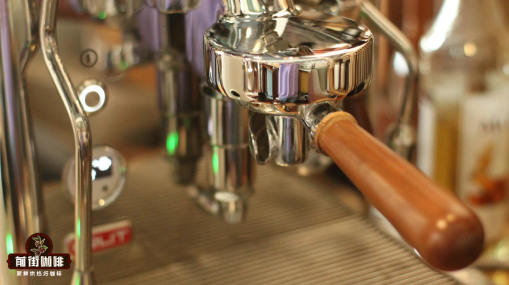 How to choose an espresso portafilter? An in-depth analysis of bottomless vs. spouted designs on extraction and cleaning