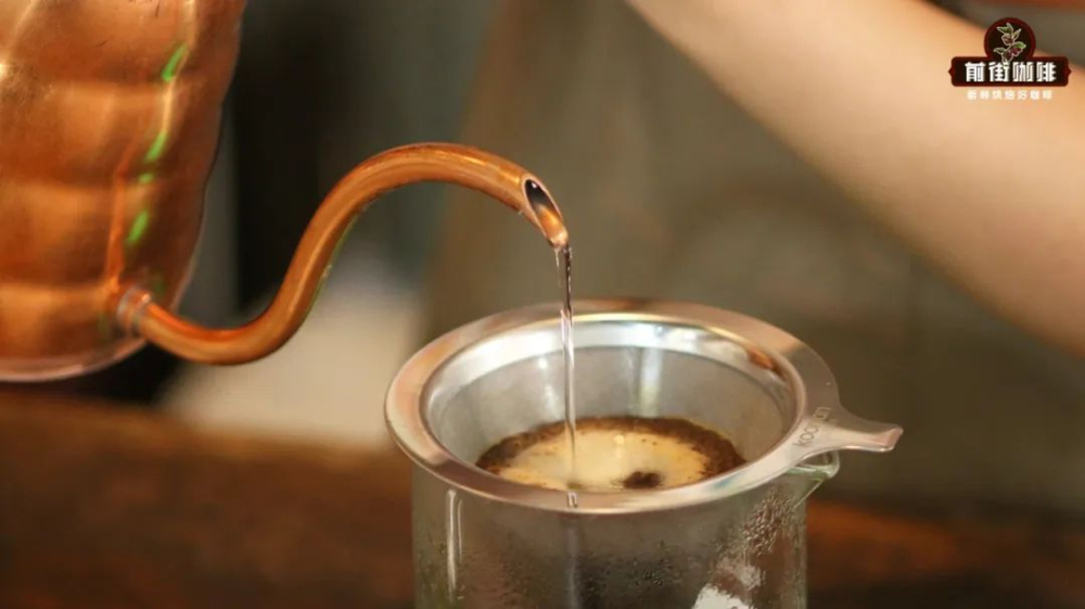 Pour Over Coffee Filter Guide: Metal vs. Paper – A Comprehensive Comparison of Flavor and Practicality