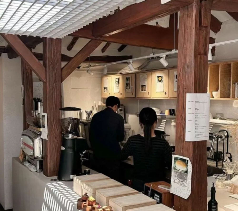Barista Career Challenges and Breakthroughs: A Multidimensional Development Path from Entry to Professional