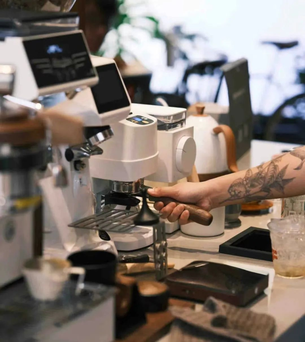 The Meaning Behind Baristas' Tattoos: From Coffee Cherries to Chemical Formulas — A Professional Creed and Design Inspiration