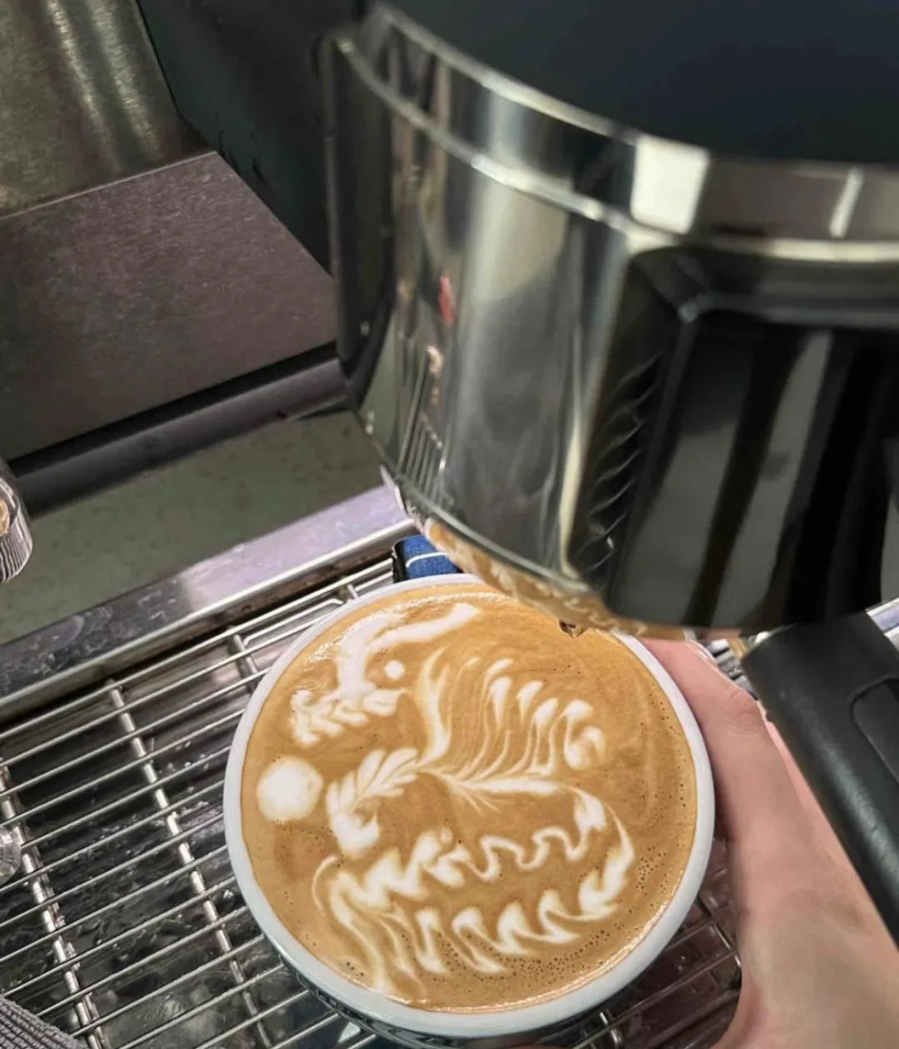 Dragon Year Latte Art Tutorial: A Guide from Heart Basics to Chinese Knots and Dragon Motif Creations