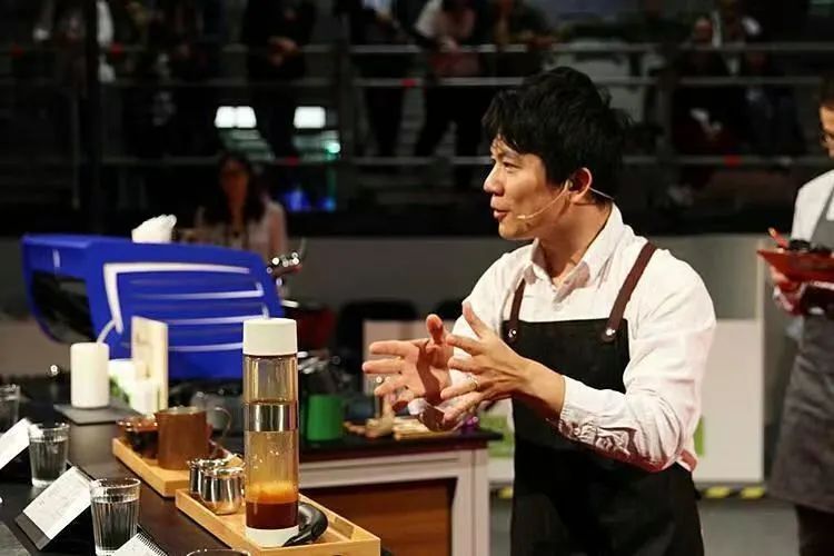 The Ultimate Guide to the Sauna Pour Over Method: How Tiered Water Temperatures Affect Coffee Flavor?