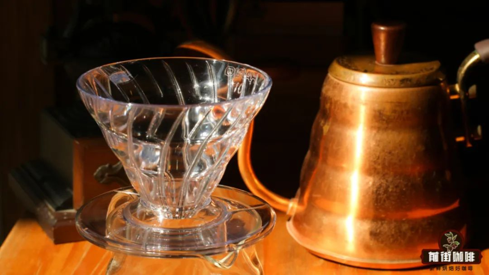 Three-Stage Pour Over Coffee Tutorial: Key Principles and Techniques for Blooming and Pulsed Water Pouring