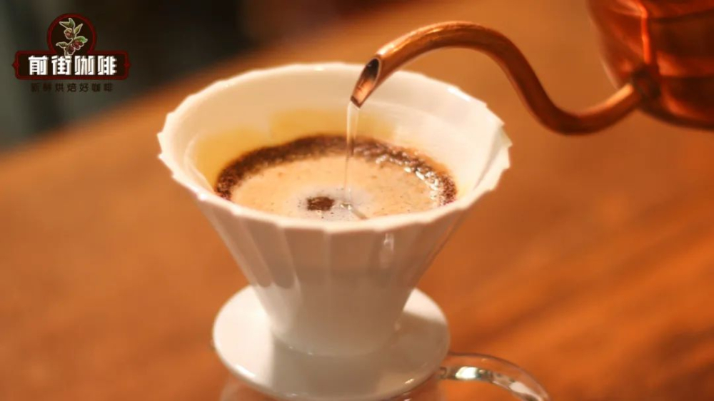 Analysis of Pour Over Coffee Foam Color Changes: Techniques to Determine Roast Level, Freshness, and Extraction Timing