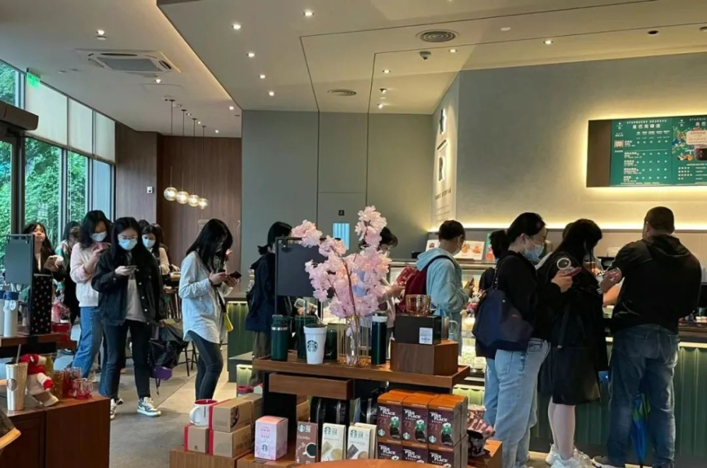 World Earth Day at Starbucks: A Complete Record of the Bring-Your-Own-Cup Campaign – Creative Containers & Eco-Friendly Coffee Culture