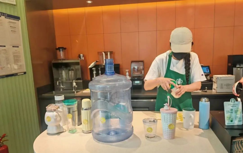 World Earth Day at Starbucks: A Complete Record of the Bring-Your-Own-Cup Campaign – Creative Containers & Eco-Friendly Coffee Culture