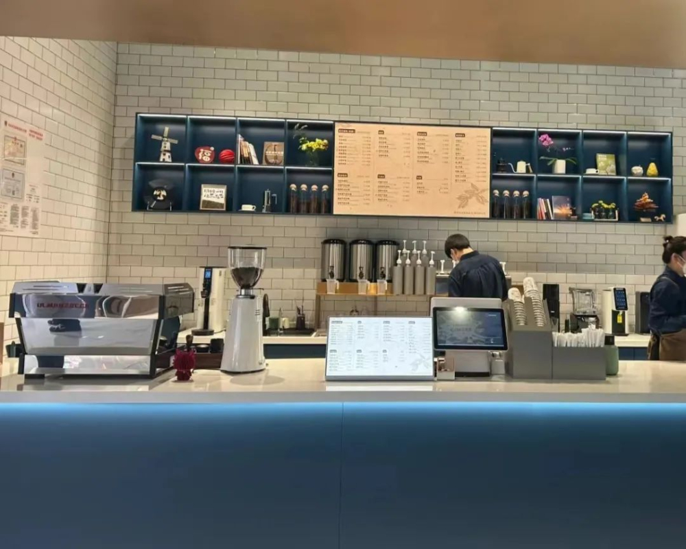 Pangdonglai's Coffee Venture: Winning Customers with Service, but How’s the Coffee Quality?