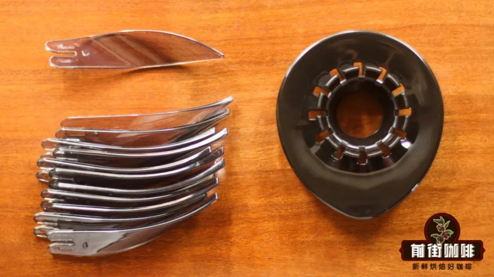 Comparison of Hario Lily Dripper and V60: Flow Rate Differences, Detachable Leaf Features, and Pour Over Brewing Tips