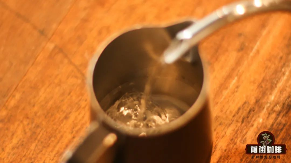 Americano Latte Art Tutorial: Creating Velvety Foam Patterns Without Milk