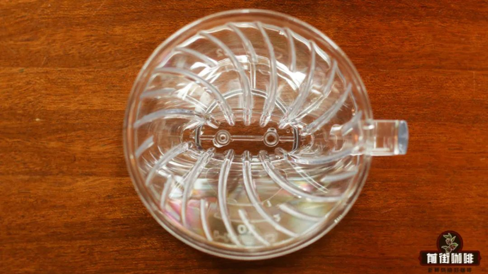 Hario Pegasus Dripper Practical Test: How Does the Trapezoidal Design Affect Coffee Extraction and Flavor Performance?