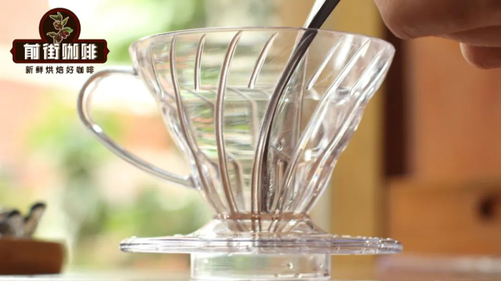 Comparison of Hario Lily Dripper and V60: Flow Rate Differences, Detachable Leaf Features, and Pour Over Brewing Tips