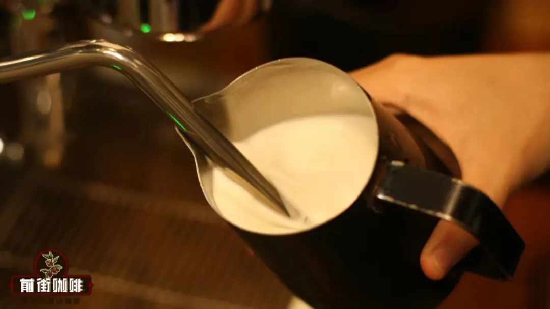 Complete Guide to Making Flavored Lattes: Practical Tips on Syrup Selection and Sweetening Milk Foam