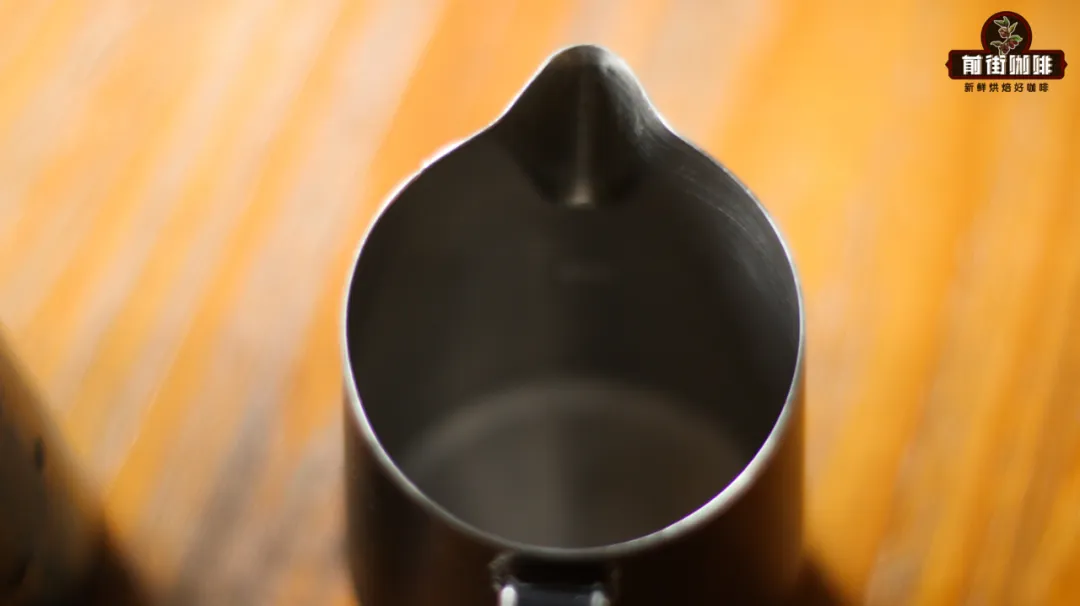 How to Choose a Milk Pitcher? A Complete Guide to Spout Width and Etched Tulip Pouring Techniques
